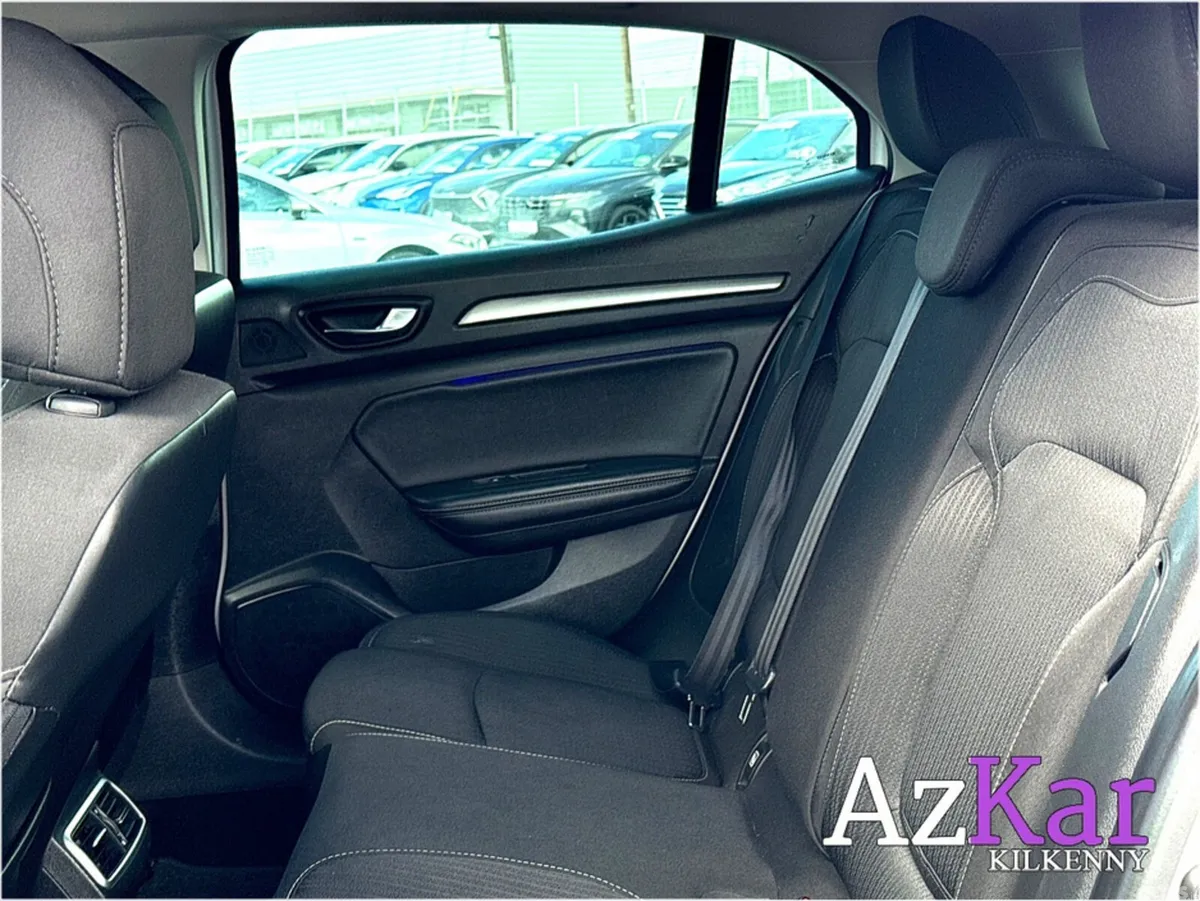 Renault Megane Hatchback, Diesel, 2019, White