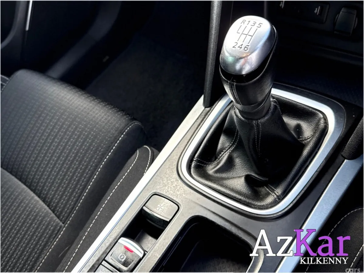Renault Megane Hatchback, Diesel, 2019, White