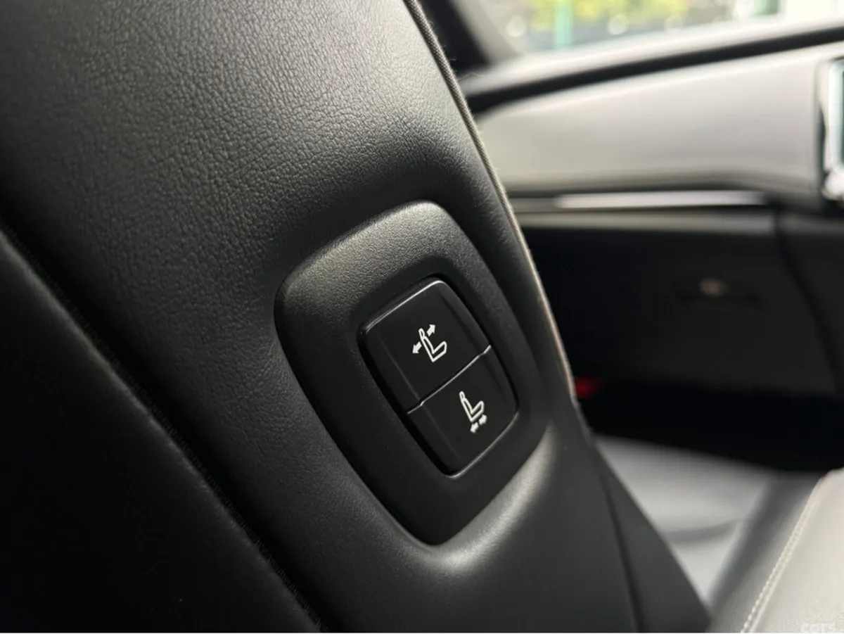 Toyota Crown Saloon, Petrol, 2018, Silver