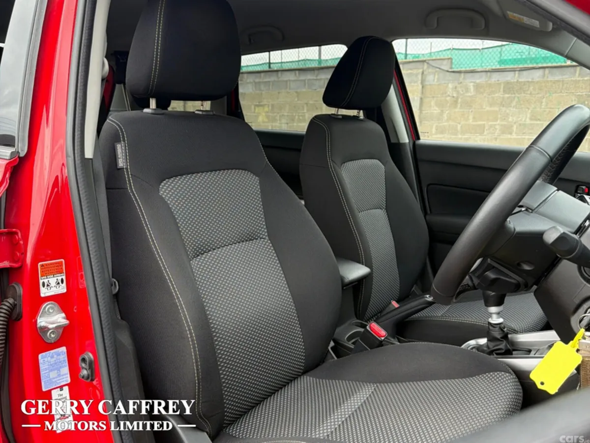 Suzuki Vitara SUV, Petrol Hybrid, 2023, Red