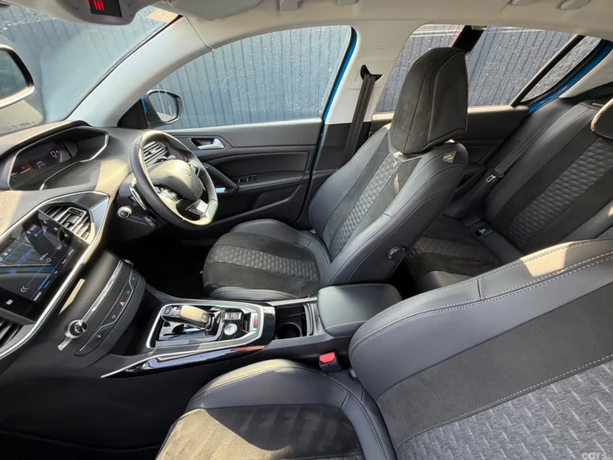 Peugeot 308 Hatchback, Diesel, 2021, Blue