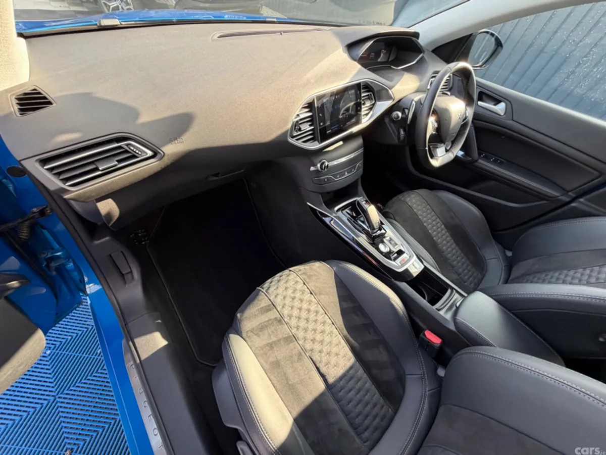 Peugeot 308 Hatchback, Diesel, 2021, Blue