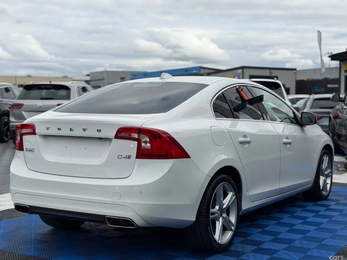 Volvo S60 Saloon, Diesel, 2018, White