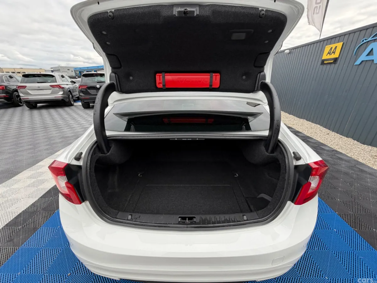 Volvo S60 Saloon, Diesel, 2018, White