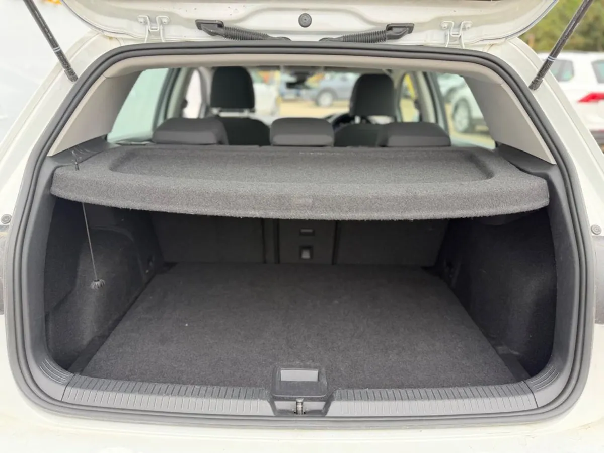 Volkswagen Golf Hatchback, Petrol, 2023, White