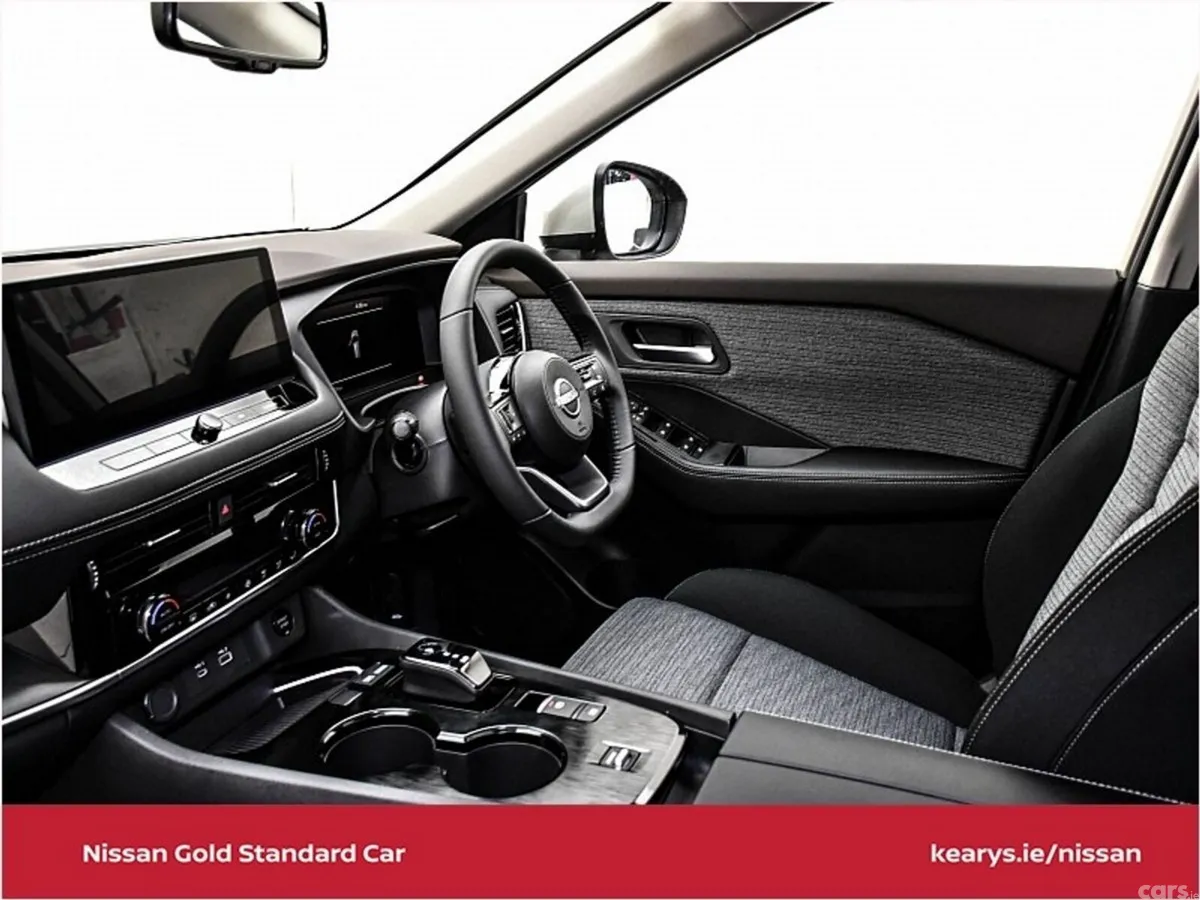 Nissan X-Trail SUV, Petrol Hybrid, 2024, Gold
