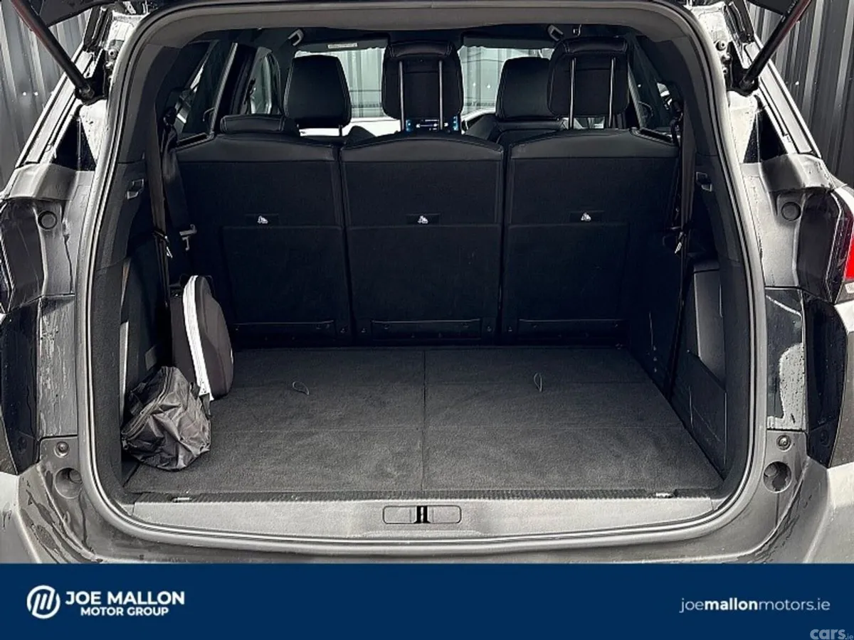 Peugeot 5008 MPV, Diesel, 2024, Black