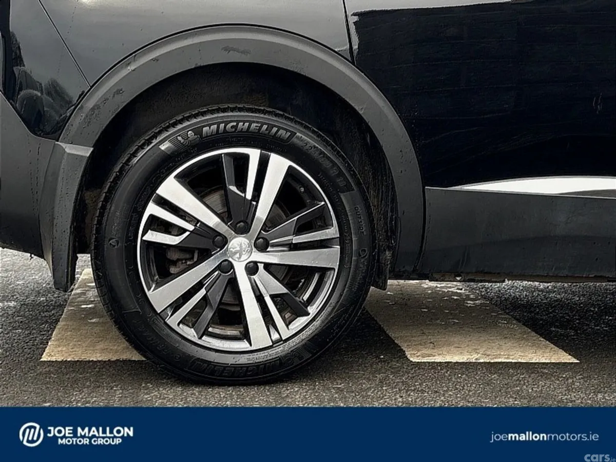 Peugeot 5008 MPV, Diesel, 2024, Black