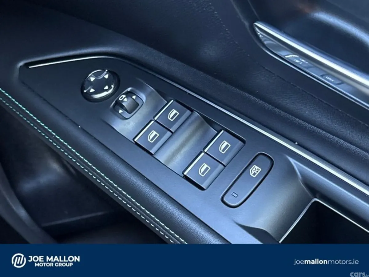 Peugeot 5008 MPV, Diesel, 2024, Black