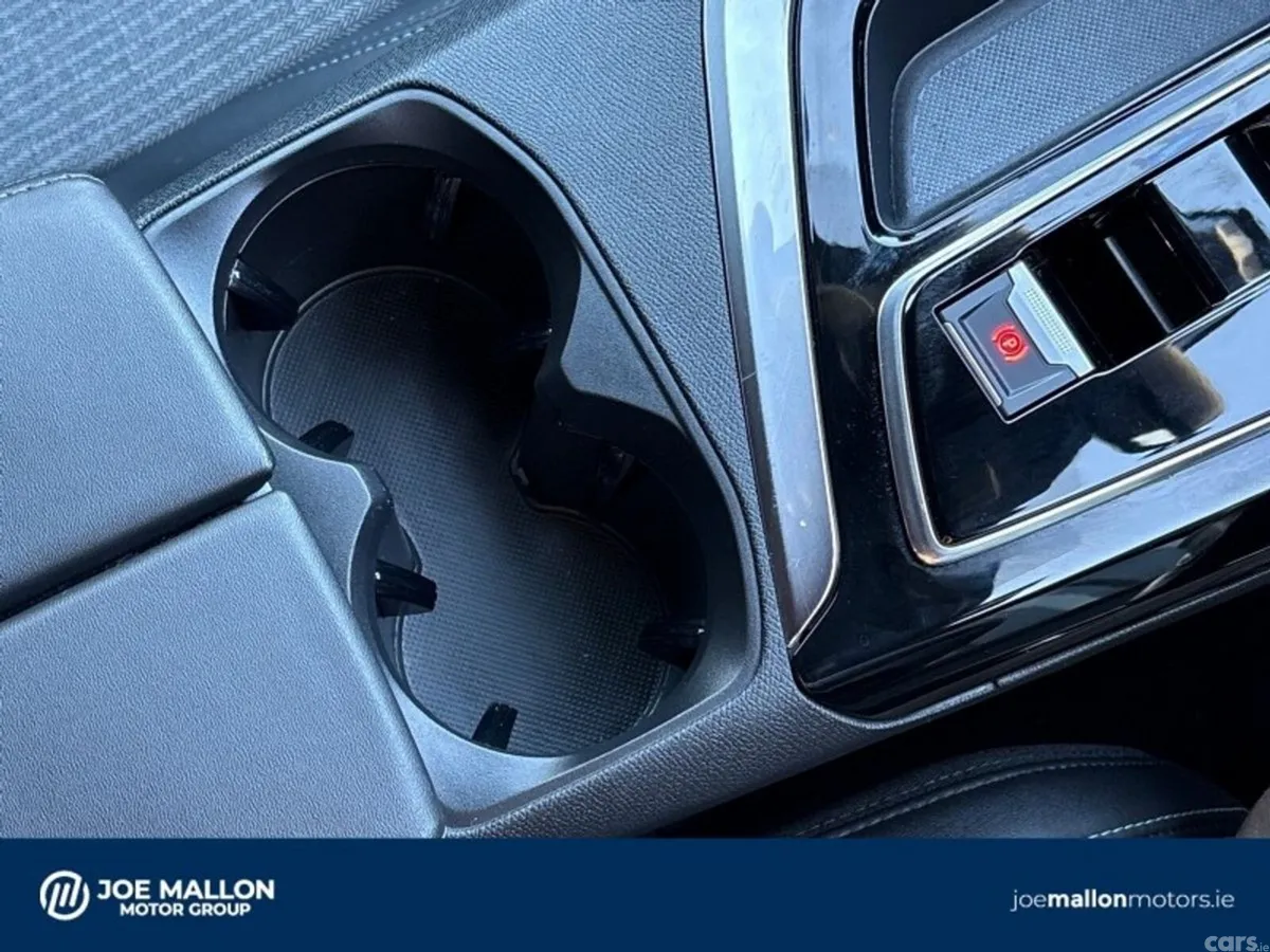 Peugeot 5008 MPV, Diesel, 2024, Black
