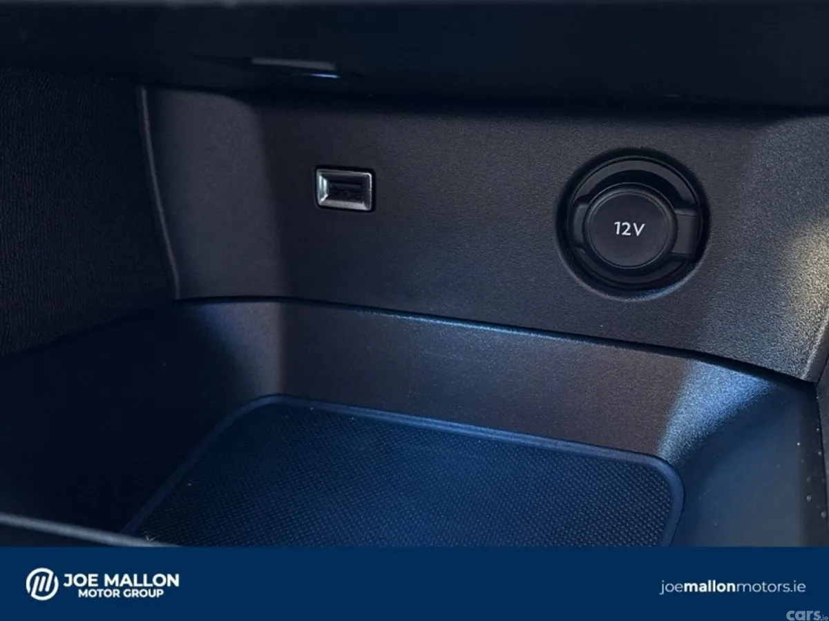 Peugeot 5008 MPV, Diesel, 2024, Black
