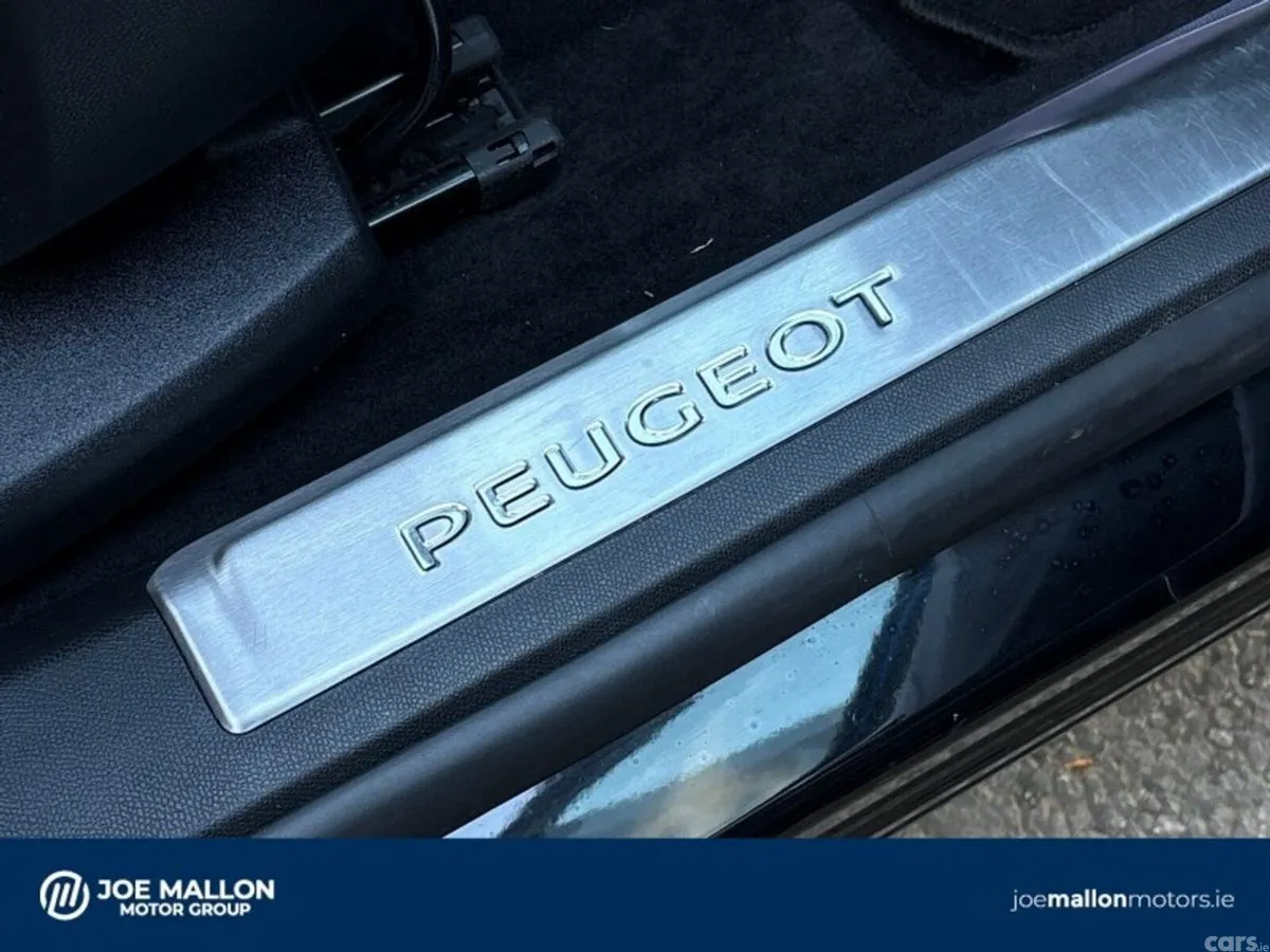 Peugeot 5008 MPV, Diesel, 2024, Black