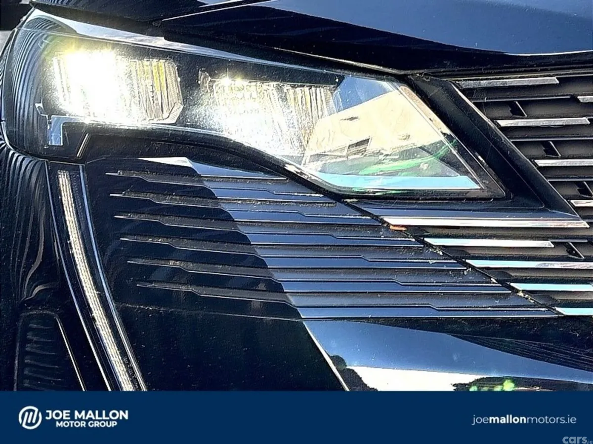 Peugeot 5008 MPV, Diesel, 2024, Black