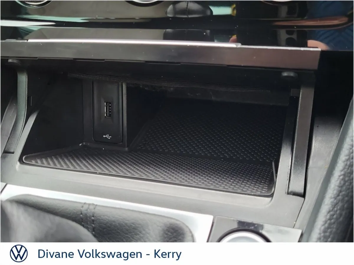 Volkswagen Golf Hatchback, Diesel, 2020, Red