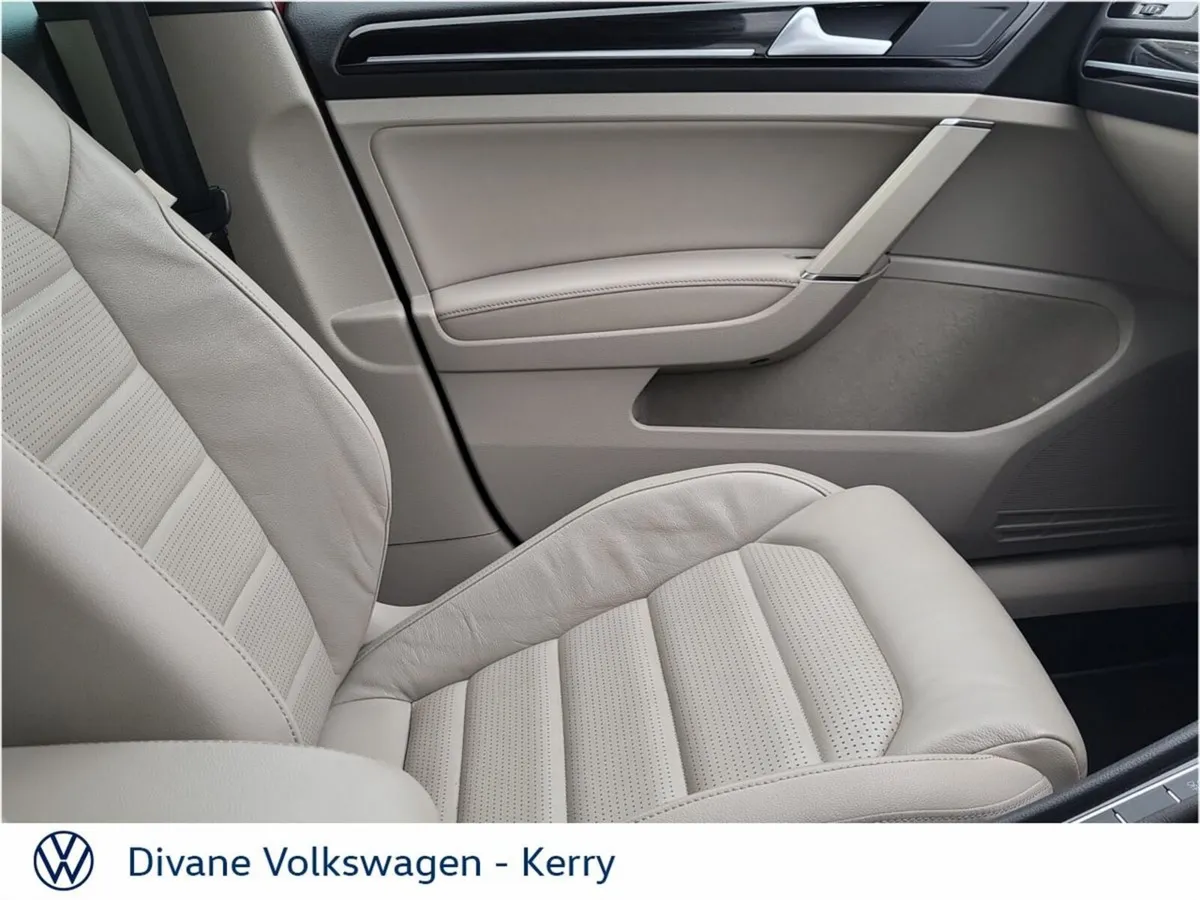 Volkswagen Golf Hatchback, Diesel, 2020, Red