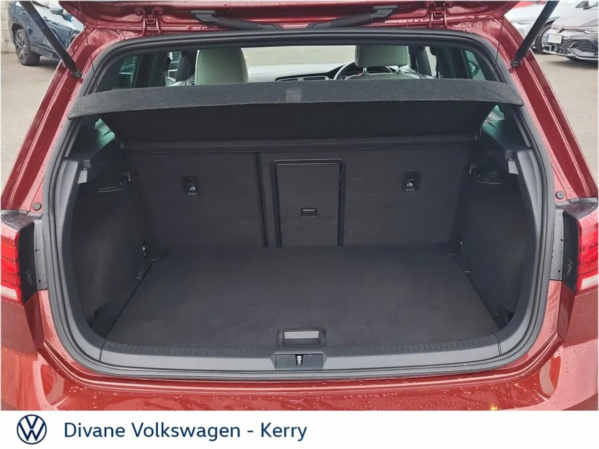 Volkswagen Golf Hatchback, Diesel, 2020, Red