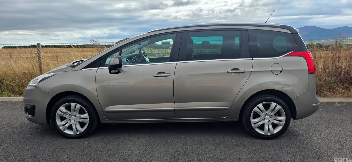 Peugeot 5008 MPV, Diesel, 2015, Grey