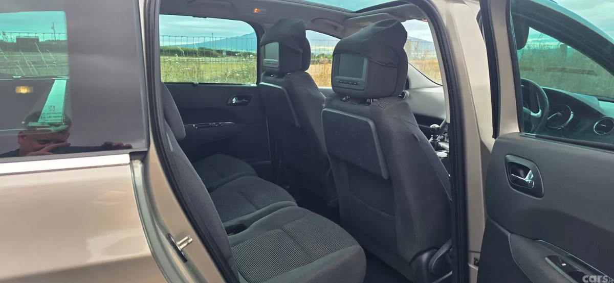 Peugeot 5008 MPV, Diesel, 2015, Grey