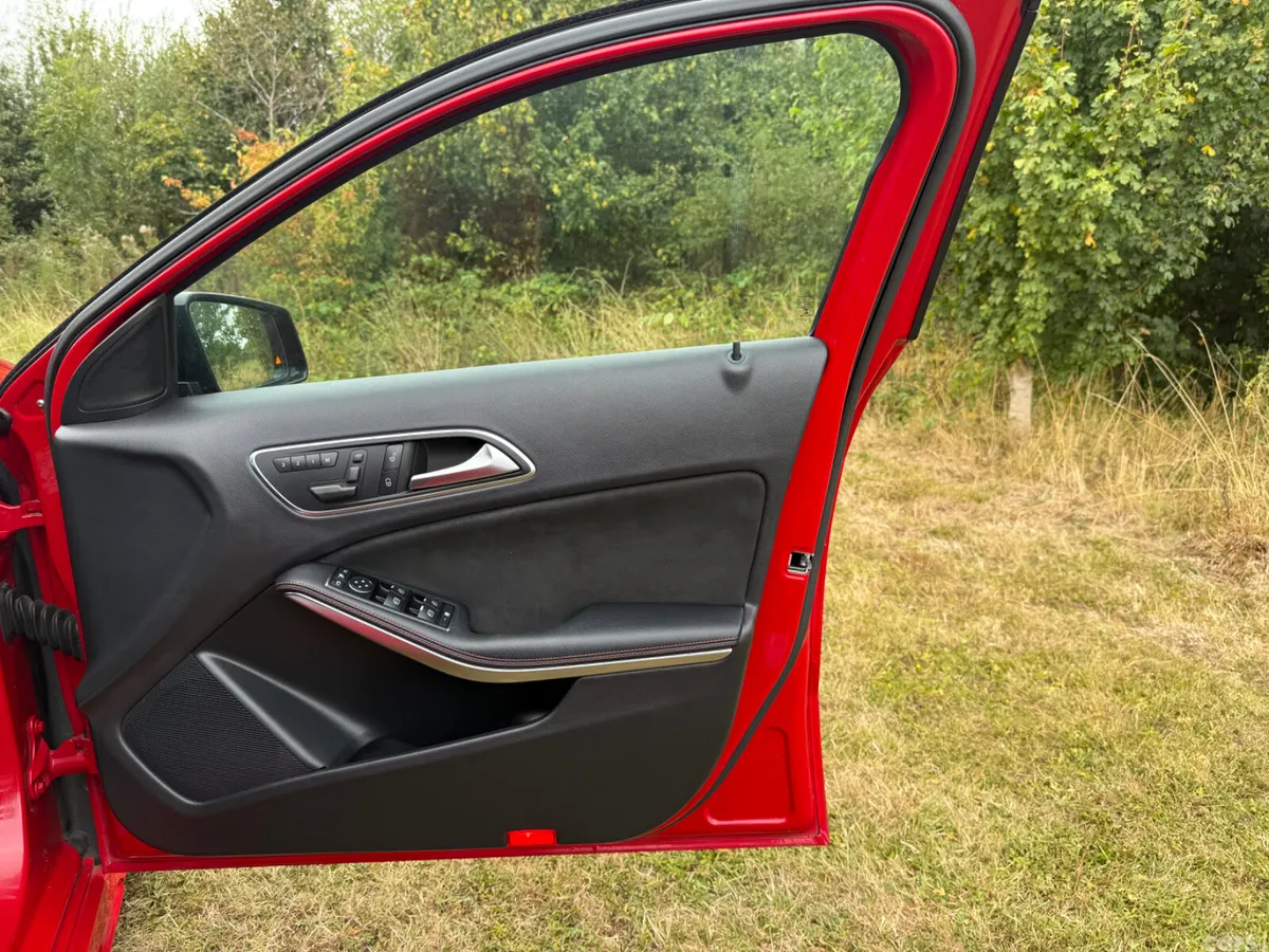 Mercedes-Benz A-Class Hatchback, Petrol, 2013, Red