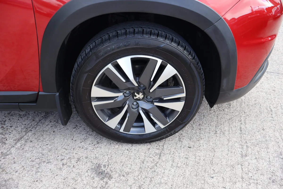 Peugeot 2008 Estate, Diesel, 2017, Red