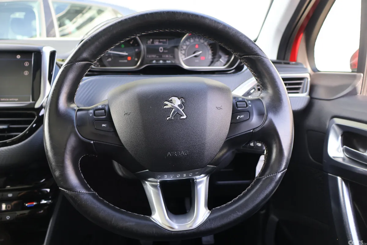 Peugeot 2008 Estate, Diesel, 2017, Red