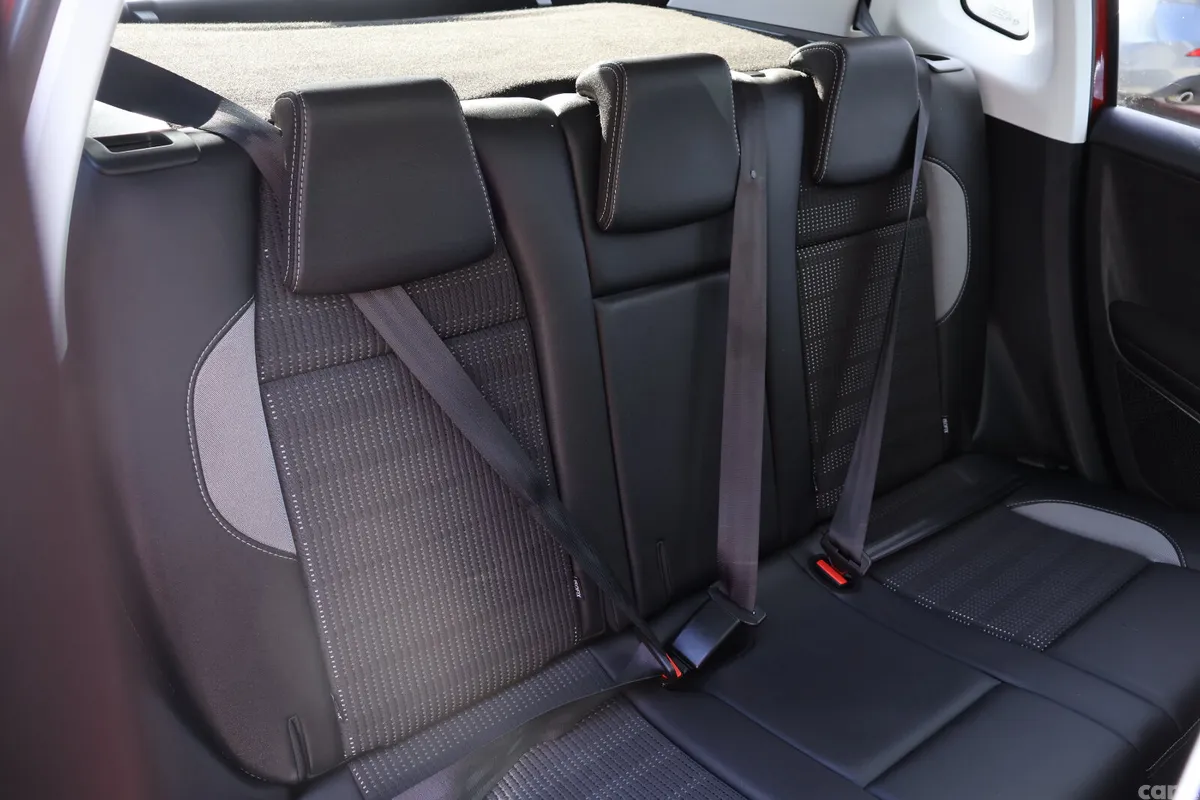 Peugeot 2008 Estate, Diesel, 2017, Red