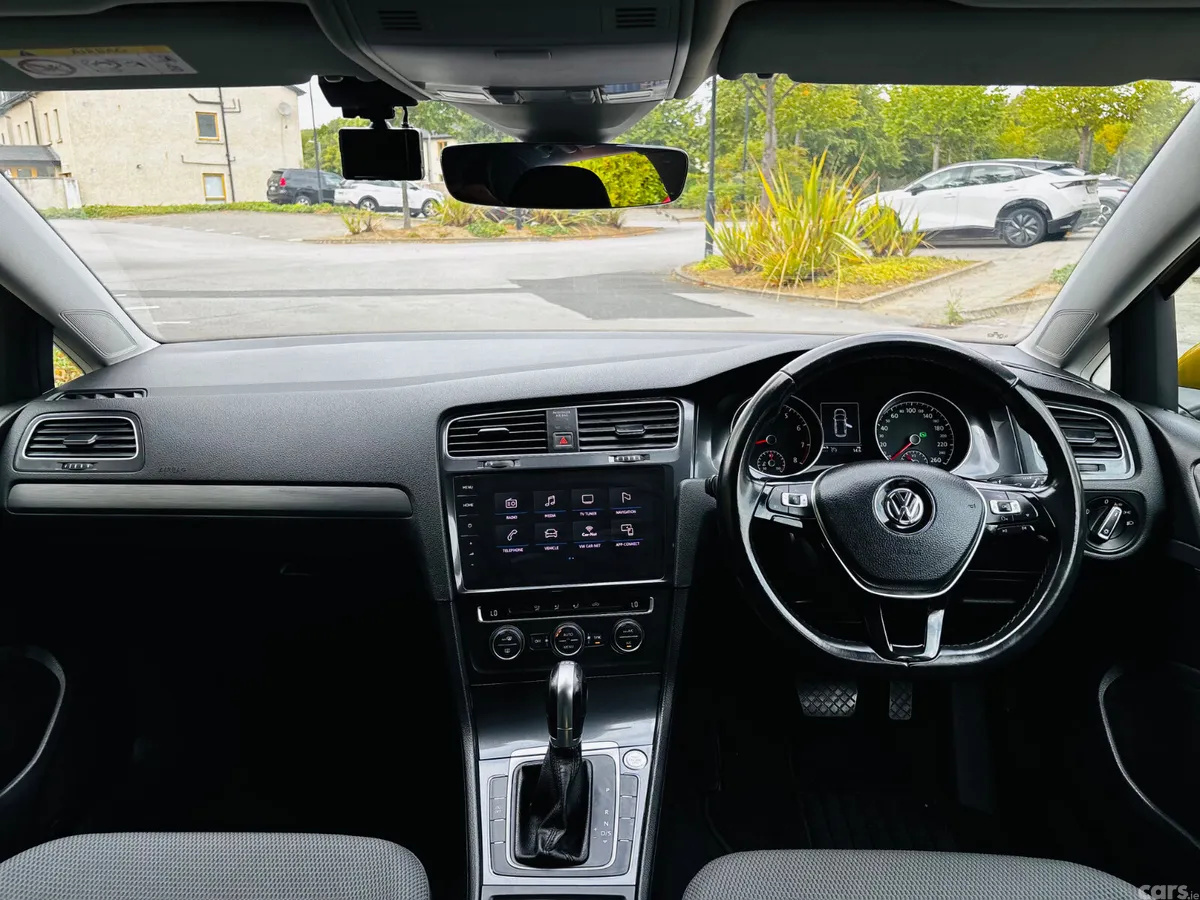 Volkswagen Golf Estate, Petrol, 2017, Gold