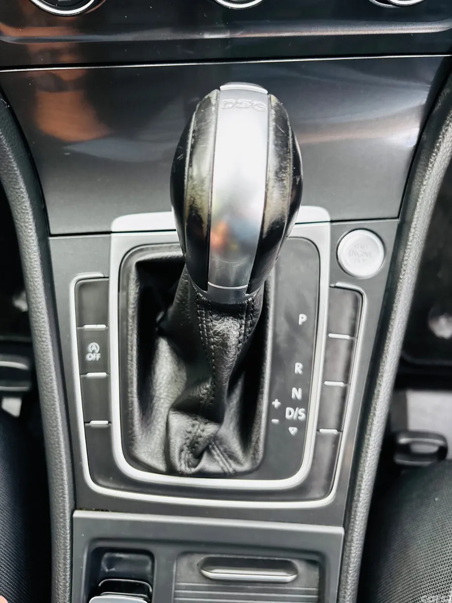 Volkswagen Golf Estate, Petrol, 2017, Gold