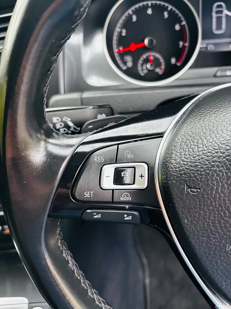 Volkswagen Golf Estate, Petrol, 2017, Gold