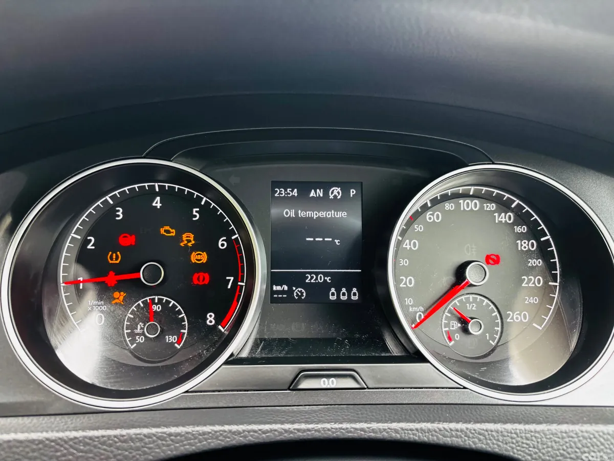 Volkswagen Golf Estate, Petrol, 2017, Gold