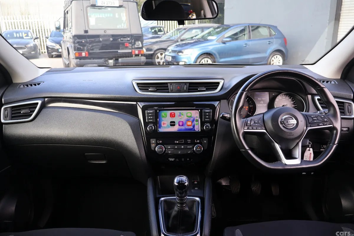Nissan Qashqai MPV, Diesel, 2019, White