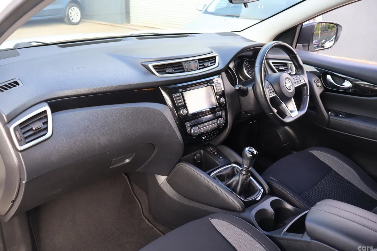 Nissan Qashqai MPV, Diesel, 2019, White