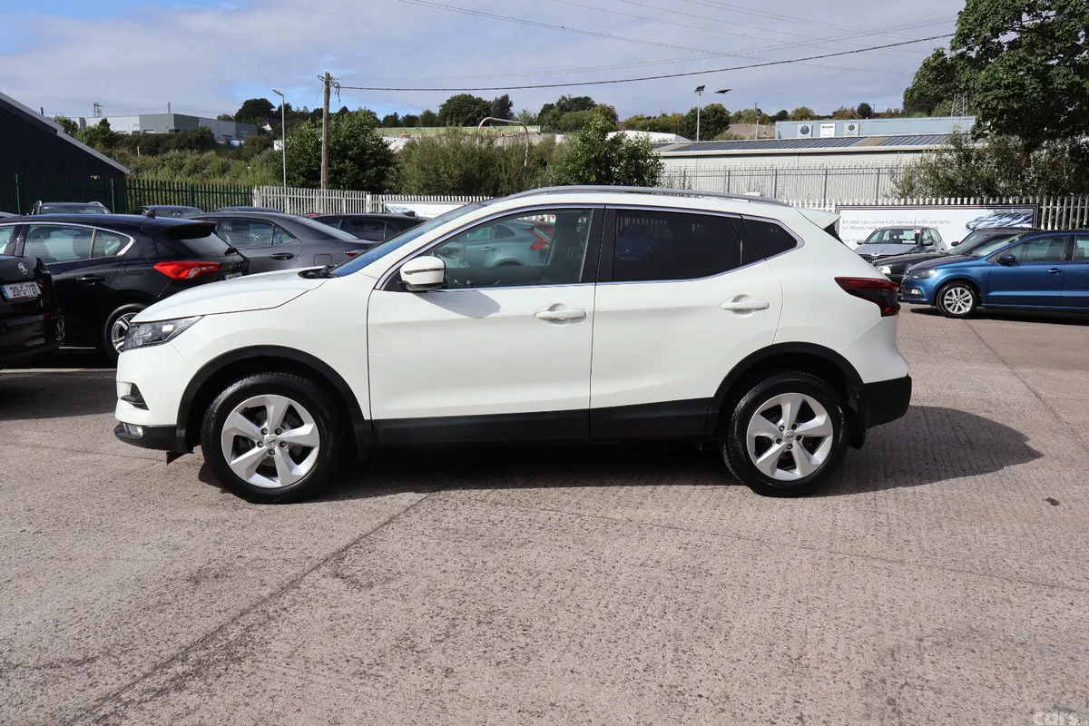Nissan Qashqai MPV, Diesel, 2019, White