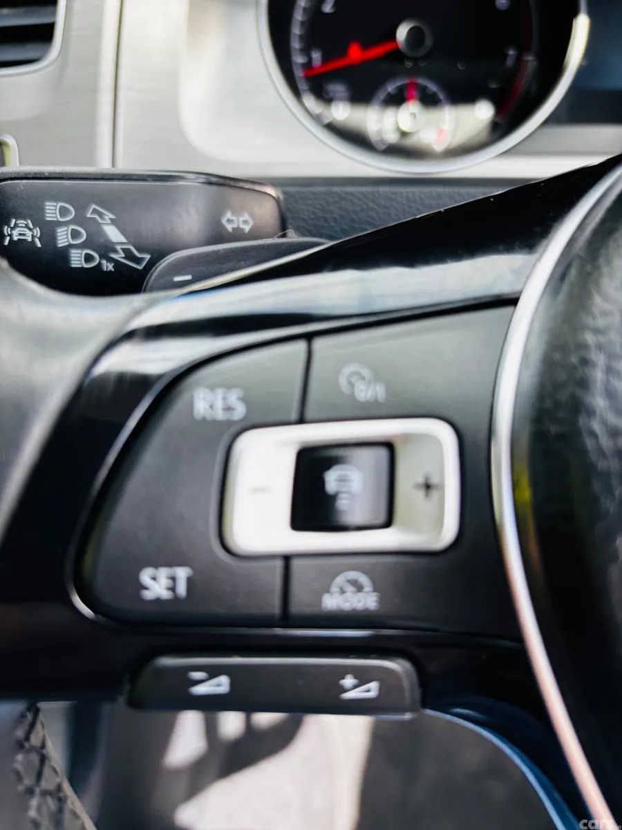 Volkswagen Golf Hatchback, Petrol, 2015, Silver