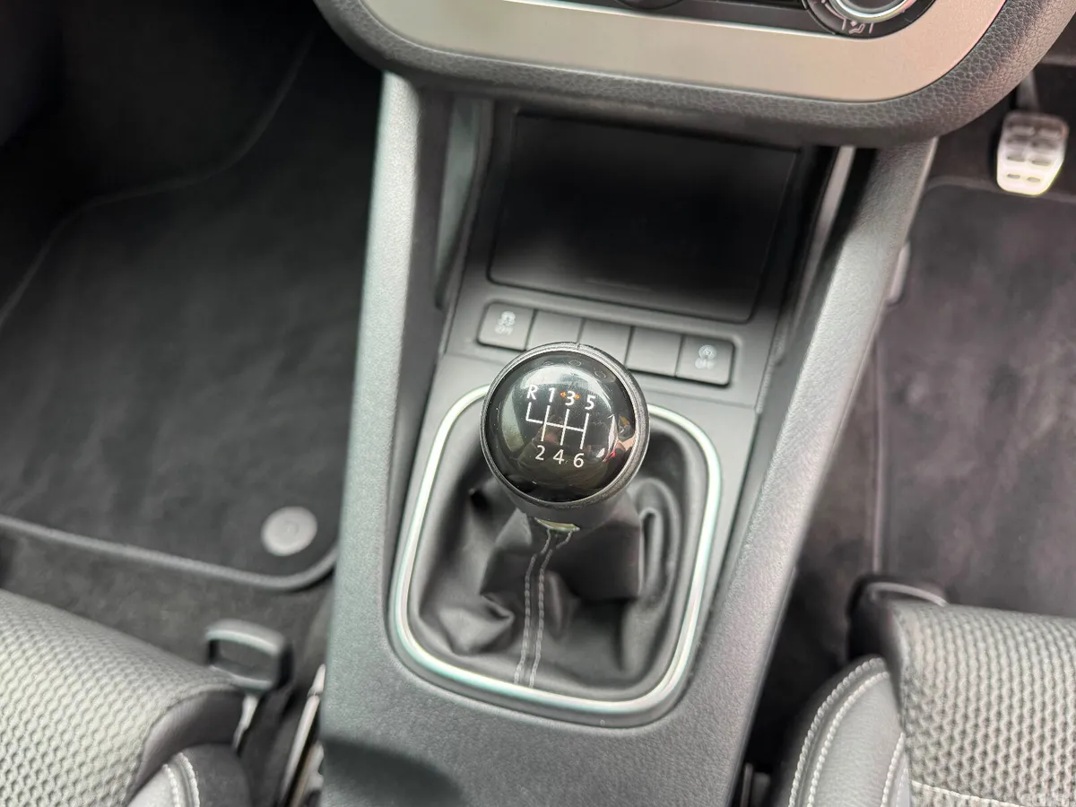 Volkswagen Scirocco Hatchback, Diesel, 2014, Blue
