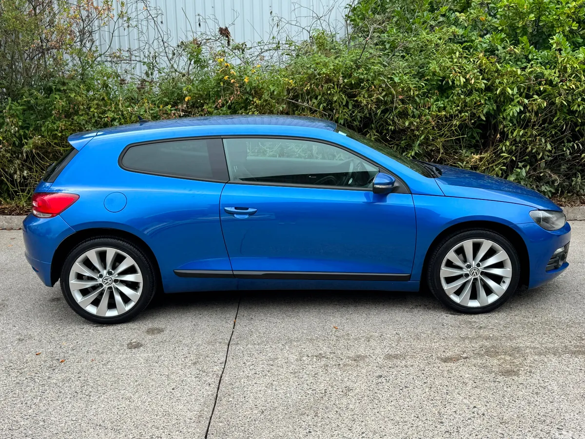 Volkswagen Scirocco Hatchback, Diesel, 2014, Blue