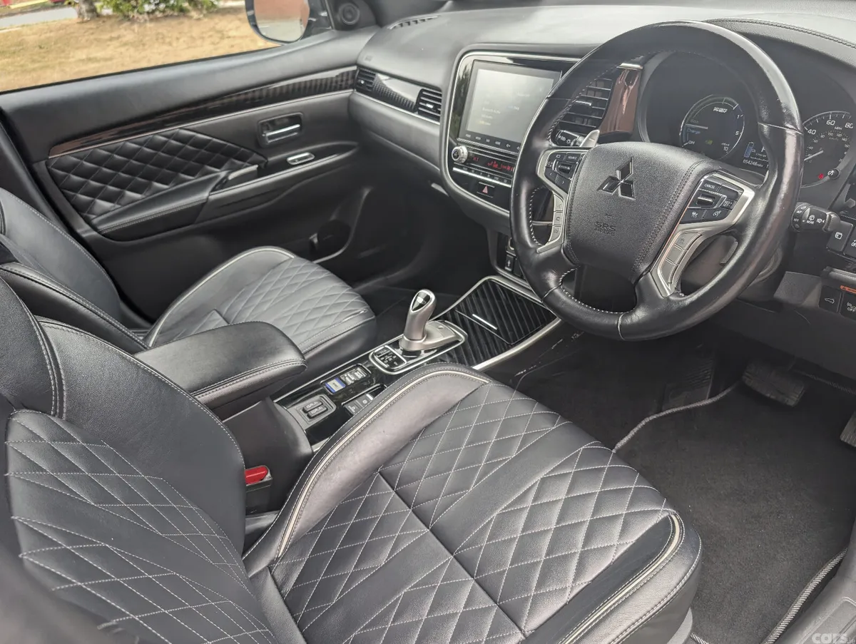 Mitsubishi Outlander SUV, Petrol Plug-in Hybrid, 2020, Black