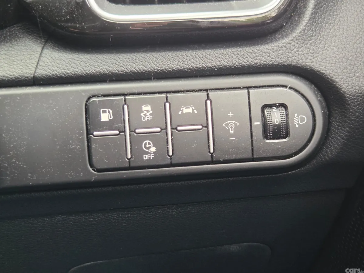 Kia XCeed Hatchback, Petrol Plug-in Hybrid, 2022, Red