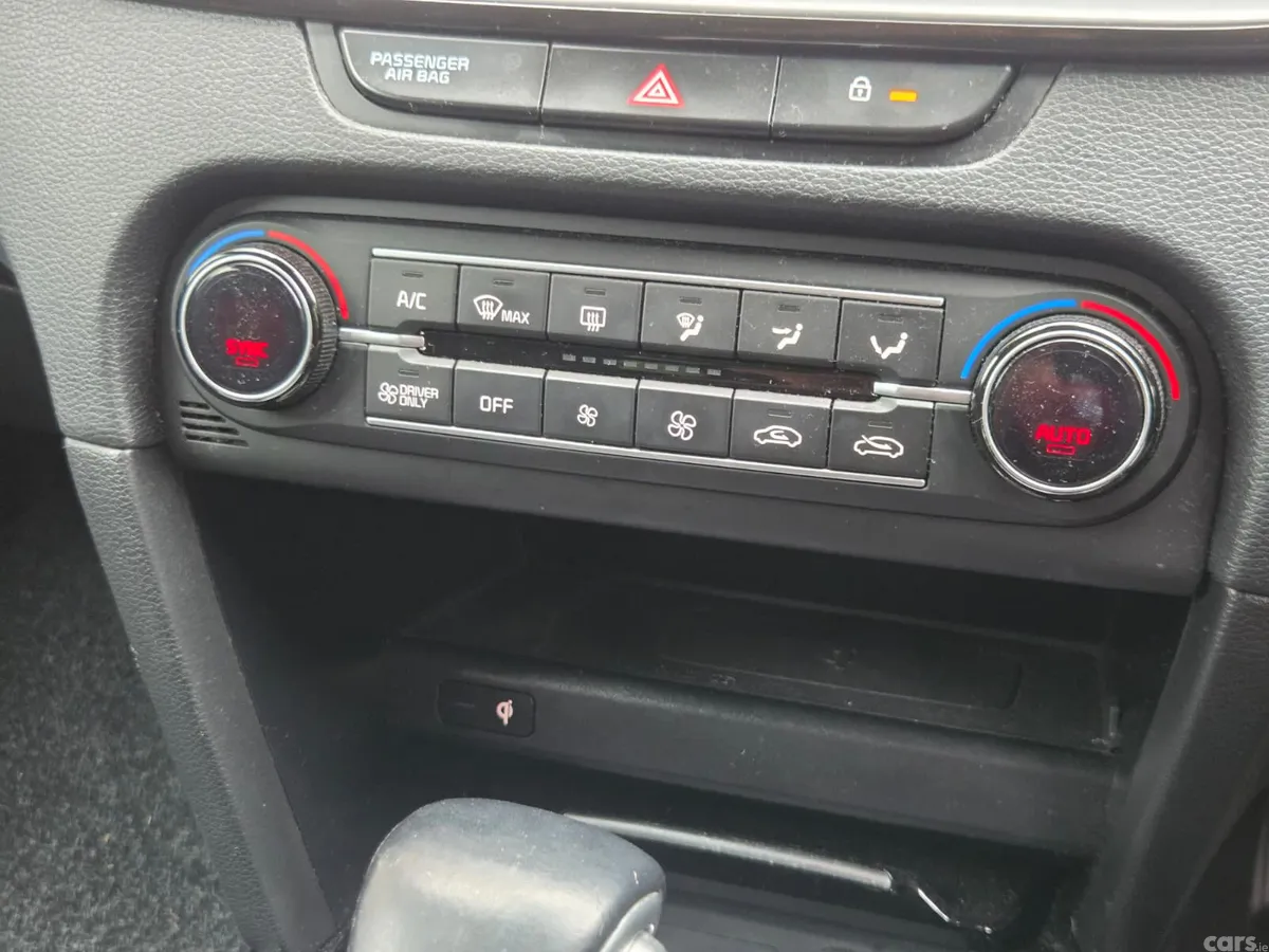 Kia XCeed Hatchback, Petrol Plug-in Hybrid, 2022, Red