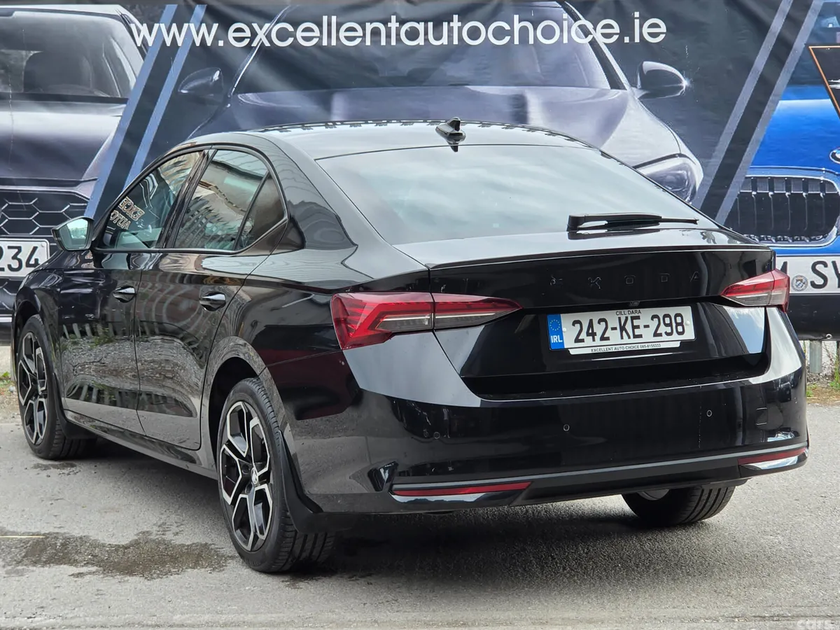 Skoda Octavia Saloon, Diesel, 2024, Black