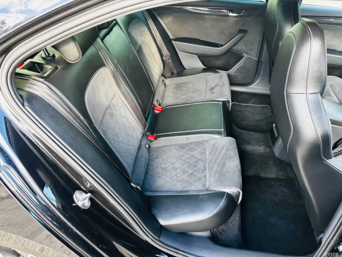 Skoda Superb Hatchback, Diesel, 2018, Black