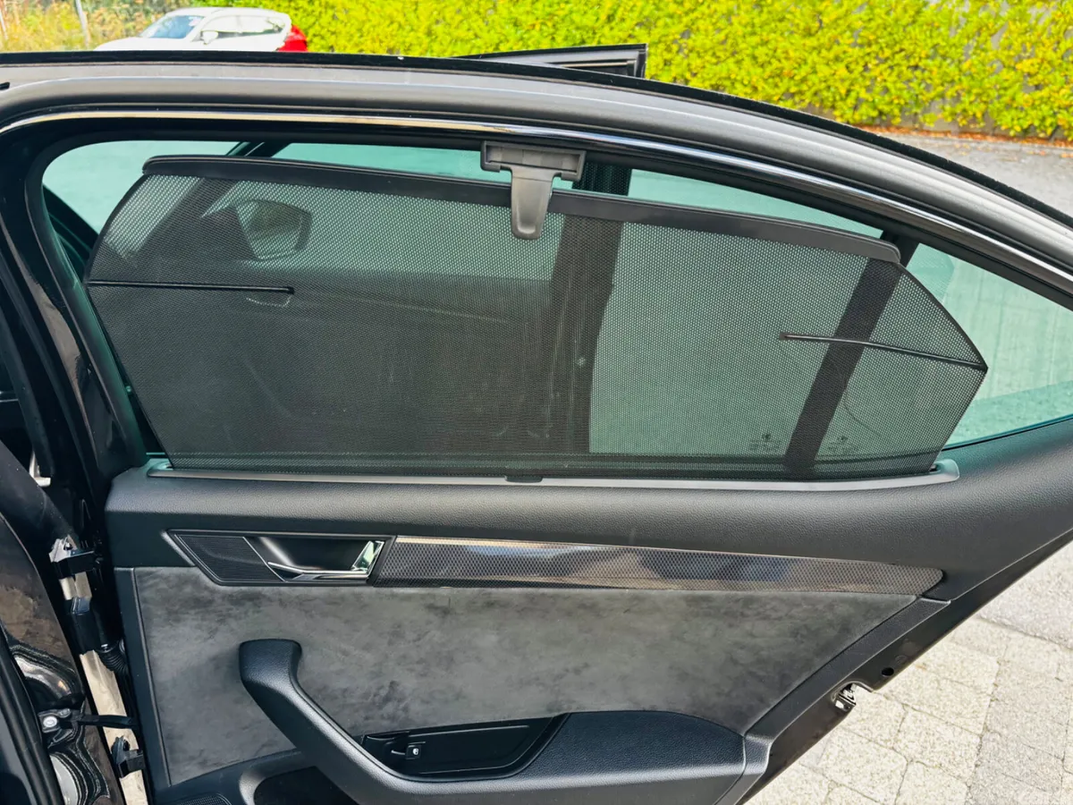 Skoda Superb Hatchback, Diesel, 2018, Black