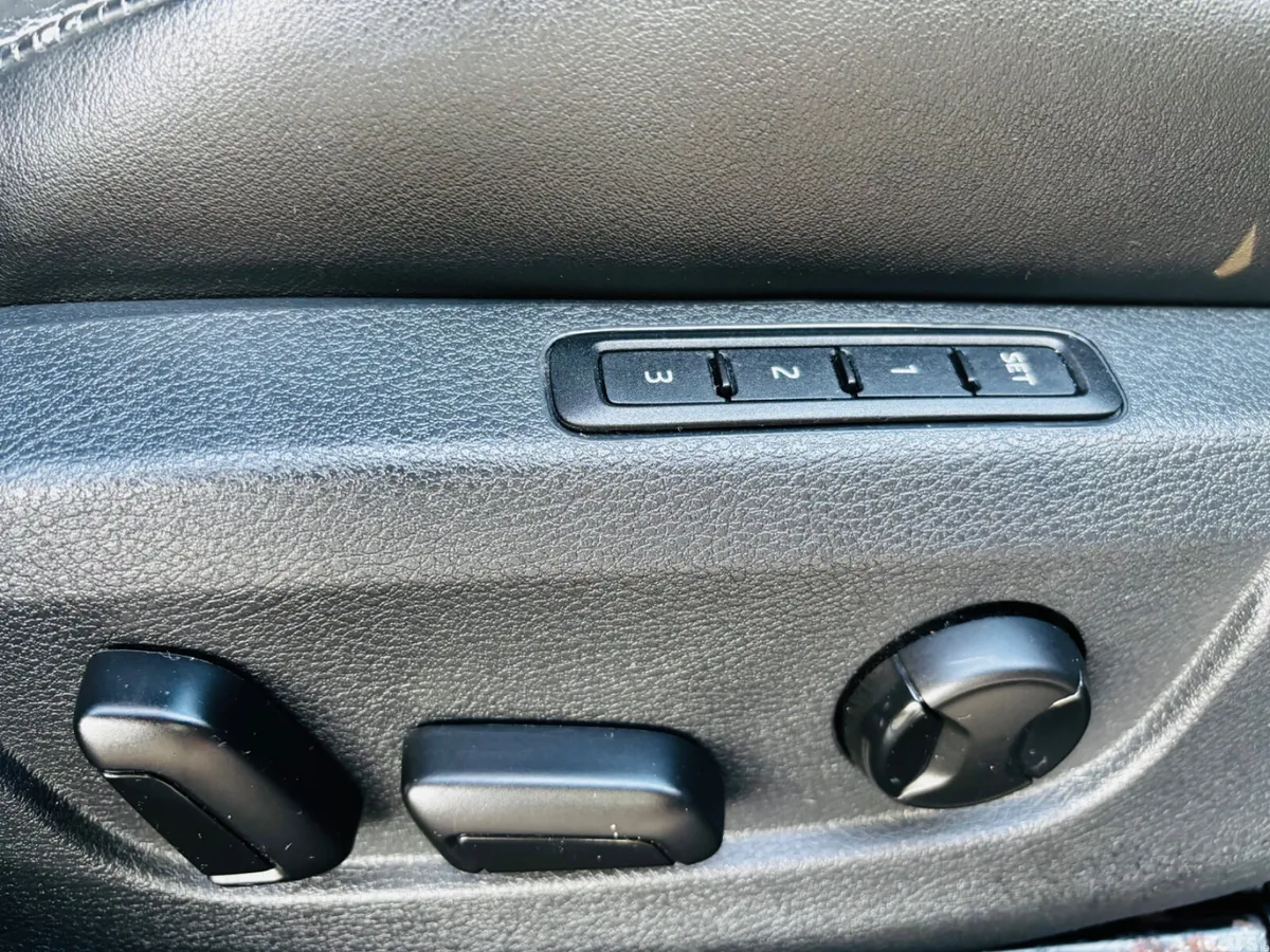 Skoda Superb Hatchback, Diesel, 2018, Black