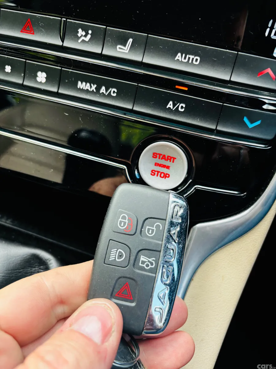 Jaguar XE Saloon, Diesel, 2017, Red