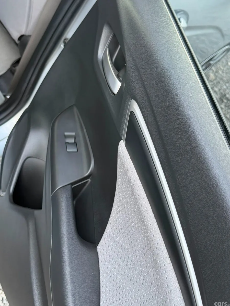 Honda Fit Hatchback, Petrol Hybrid, 2017, Silver