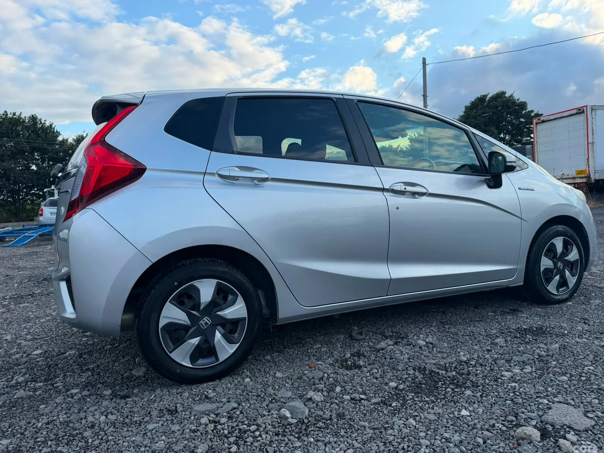 Honda Fit Hatchback, Petrol Hybrid, 2017, Silver