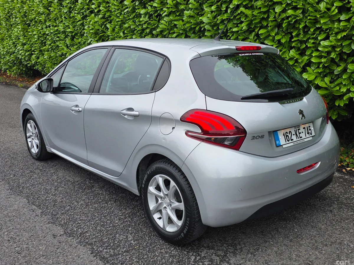 Peugeot 208 Hatchback, Petrol, 2016, Grey