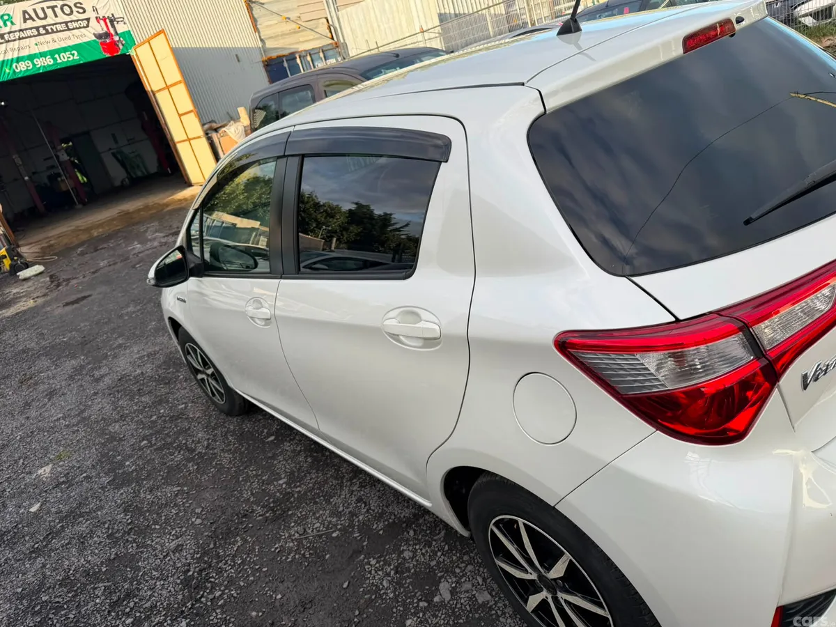 Toyota Vitz Hatchback, Petrol Hybrid, 2017, White