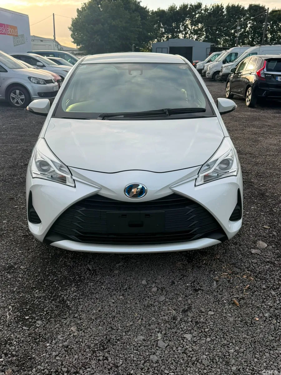 Toyota Vitz Hatchback, Petrol Hybrid, 2017, White