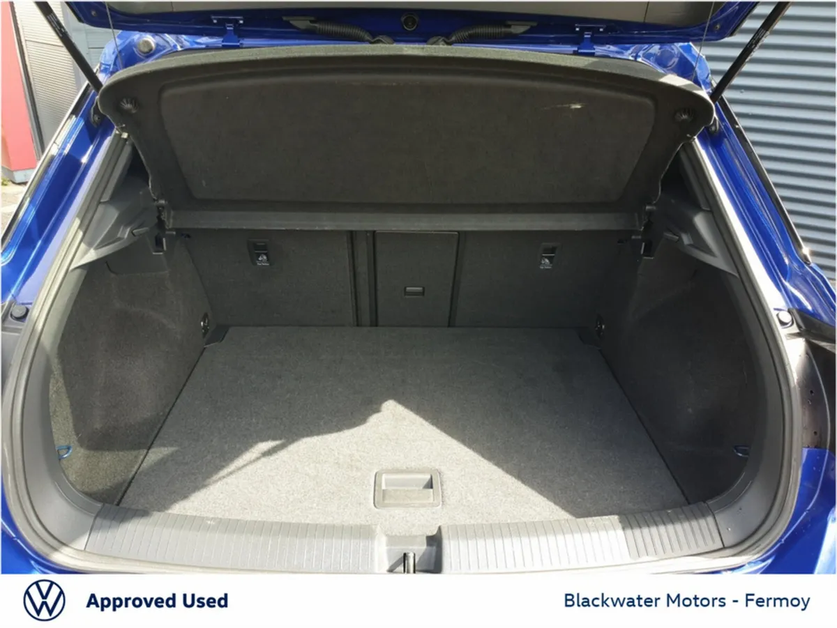 Volkswagen T-Roc SUV, Petrol, 2024, Blue